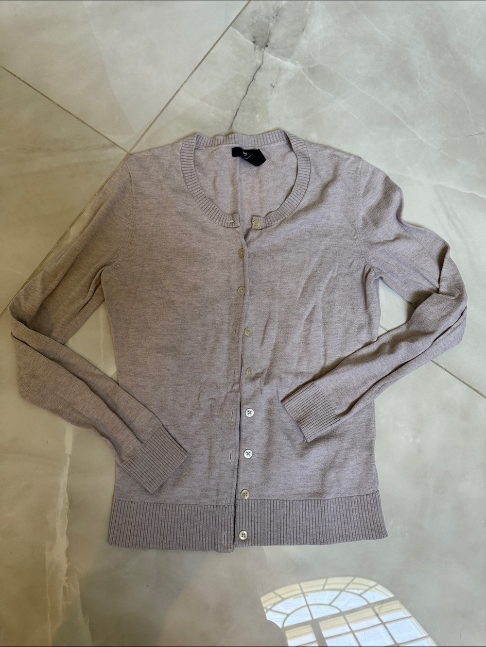 Gap- Classic Lightweight Crewneck Cardigan - Light Taupe